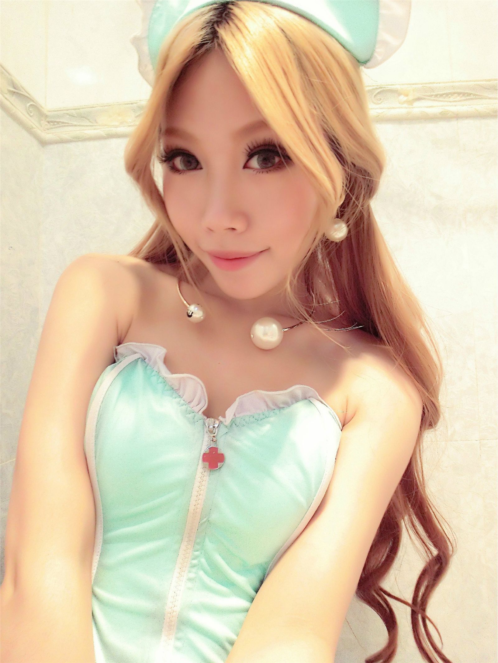 花哨尤物saisai的微博列表微女郎